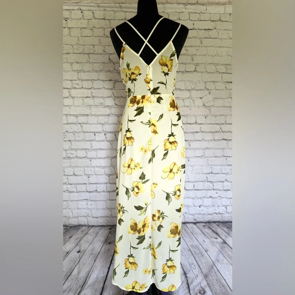 Hommage dress size S floral V cut crisscross straps on back - Picture 2 of 5